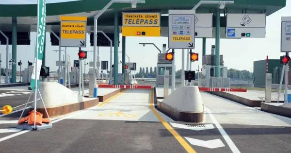 Cerignola, troppe rapine ai caselli autostradali. E ora si paga solo con Telepass e carte di credito