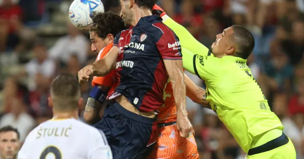 Lecce, non basta un finale d'orgoglio. Sconfitta a Cagliari, decide Maldini