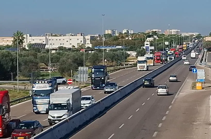 La protesta dei tir arriva a Bari e a Potenza. Sp 231 tra Corato e ...
